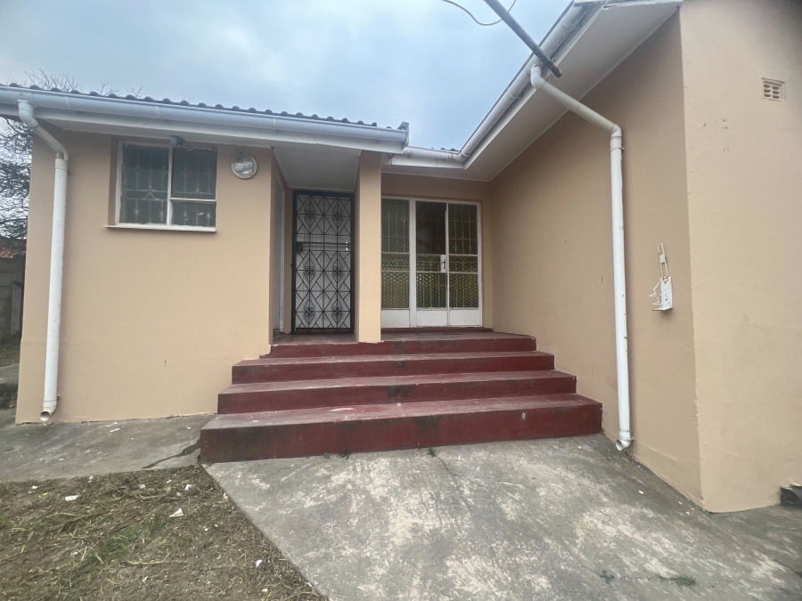 4 Bedroom Property for Sale in Northcrest Eastern Cape